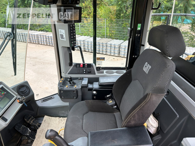 Wheel loader Cat 966M