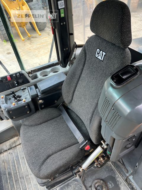 Wheel loader Cat 966M