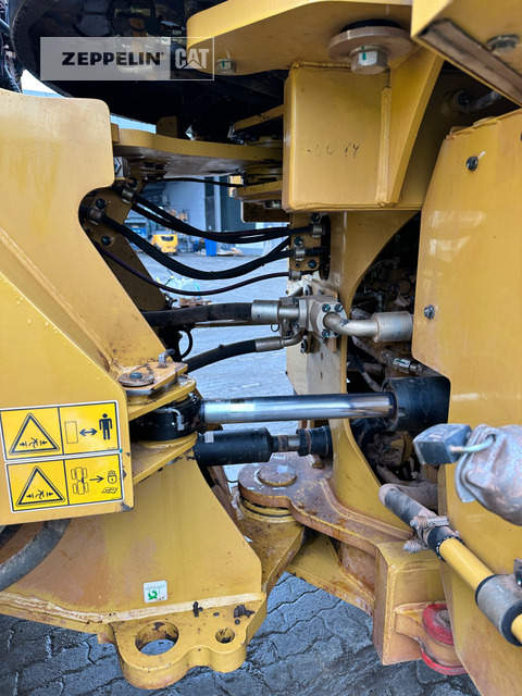 Wheel loader Cat 966M