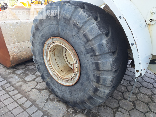 Wheel loader Cat 966M