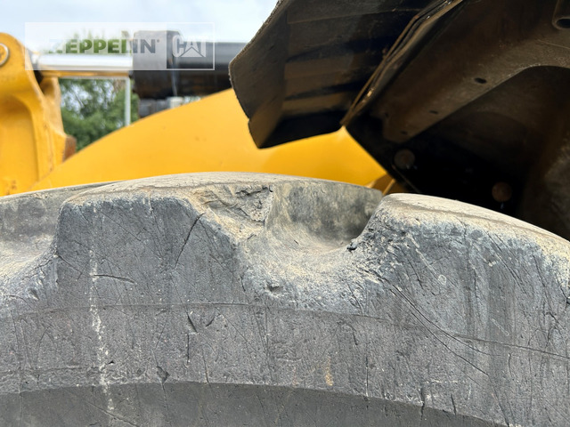 Wheel loader Cat 966M