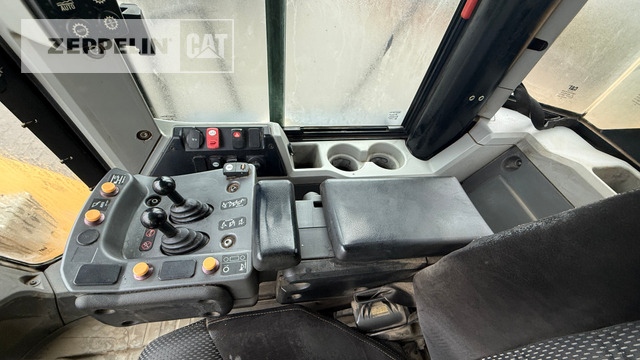 Wheel loader Cat 966M