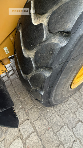 Wheel loader Cat 966M