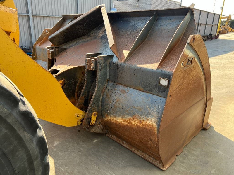 Wheel loader Cat 972M