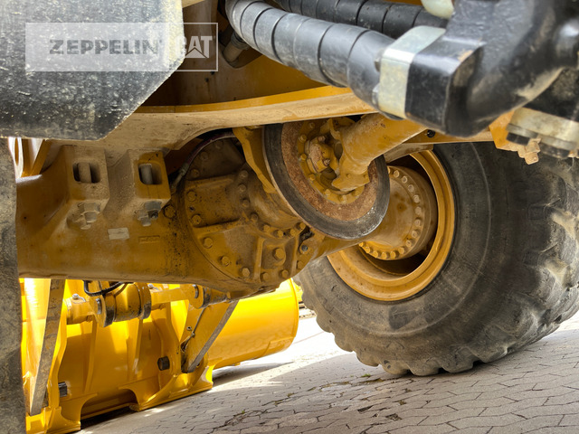 Wheel loader Cat 982M