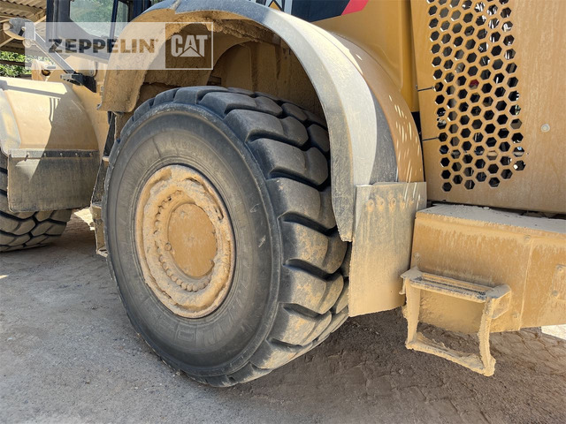 Wheel loader Cat 982M