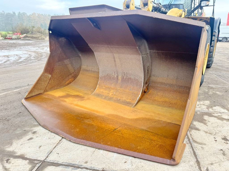 Wheel loader Cat 982M - Weighing System / Central Greasing