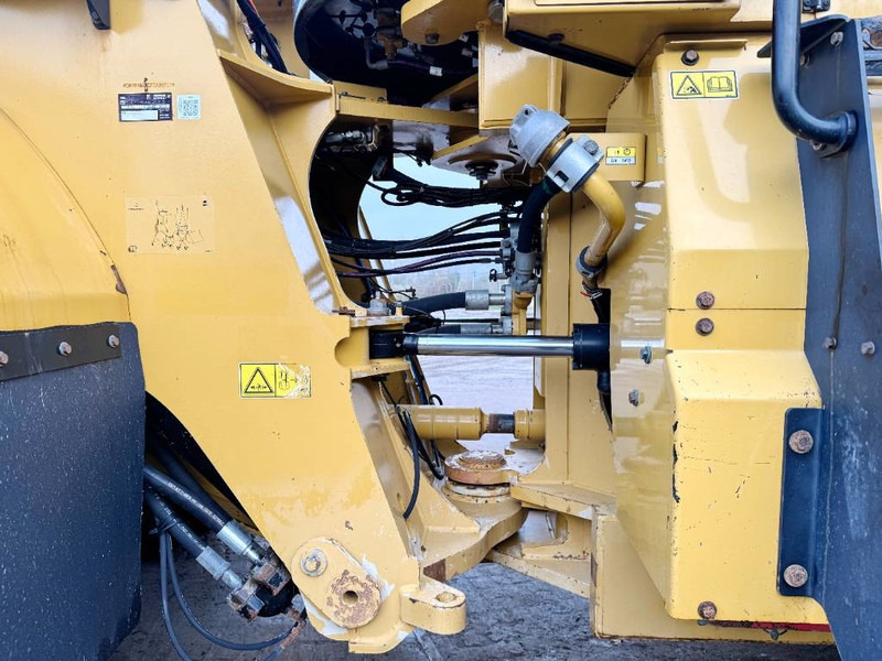 Wheel loader Cat 982M - Weighing System / Central Greasing