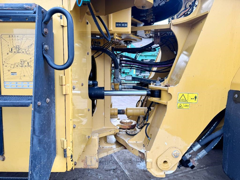 Wheel loader Cat 982M - Weighing System / Central Greasing