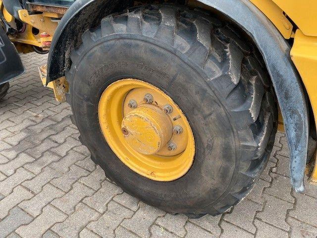 Wheel loader Caterpillar 906H