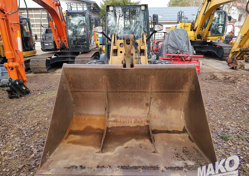 Wheel loader Caterpillar 906M