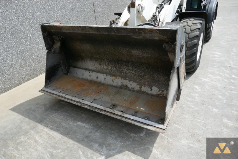 Wheel loader Caterpillar 906M