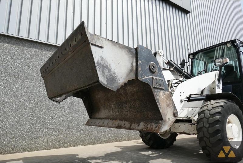 Wheel loader Caterpillar 906M