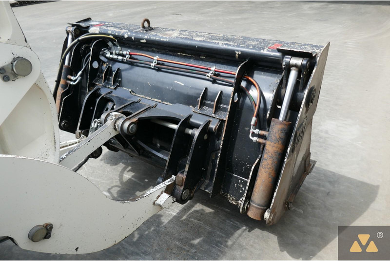 Wheel loader Caterpillar 906M