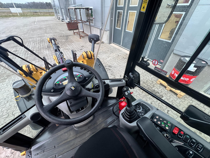 Wheel loader Caterpillar 906M Cat 906M
