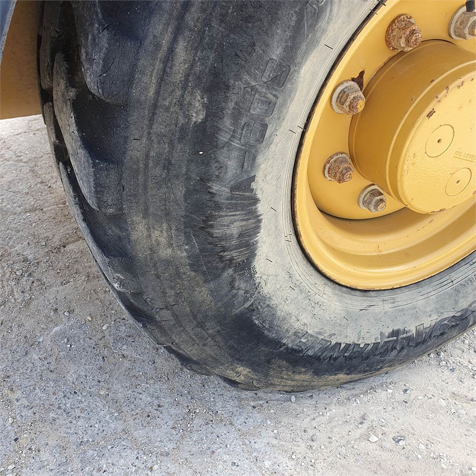 Wheel loader Caterpillar 906 H2