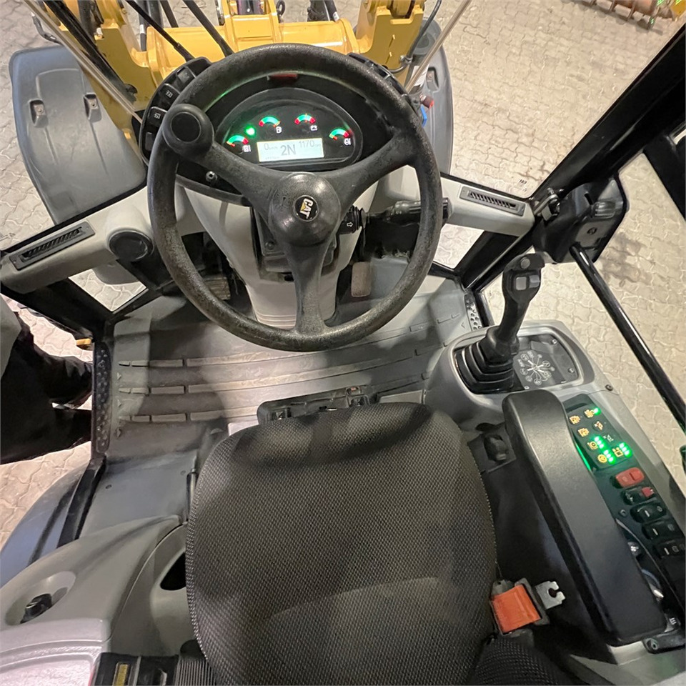 Wheel loader Caterpillar 906 M