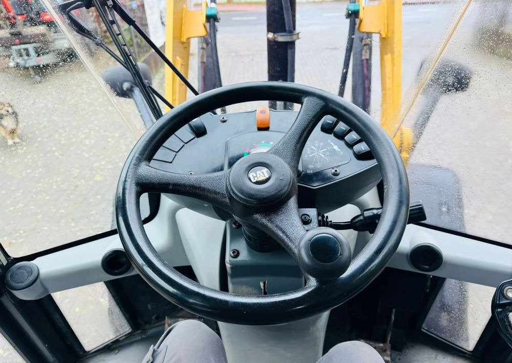 Wheel loader Caterpillar 907H