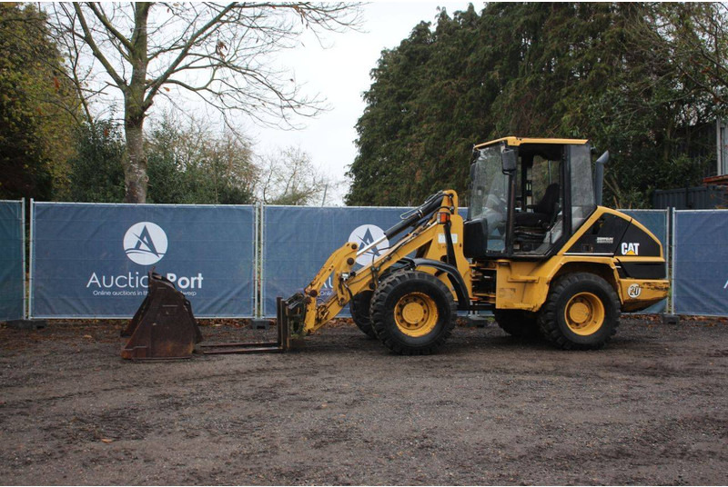 Wheel loader Caterpillar 908