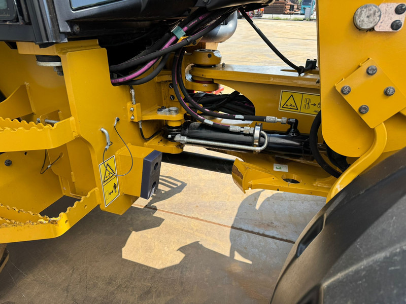 Wheel loader Caterpillar 908M