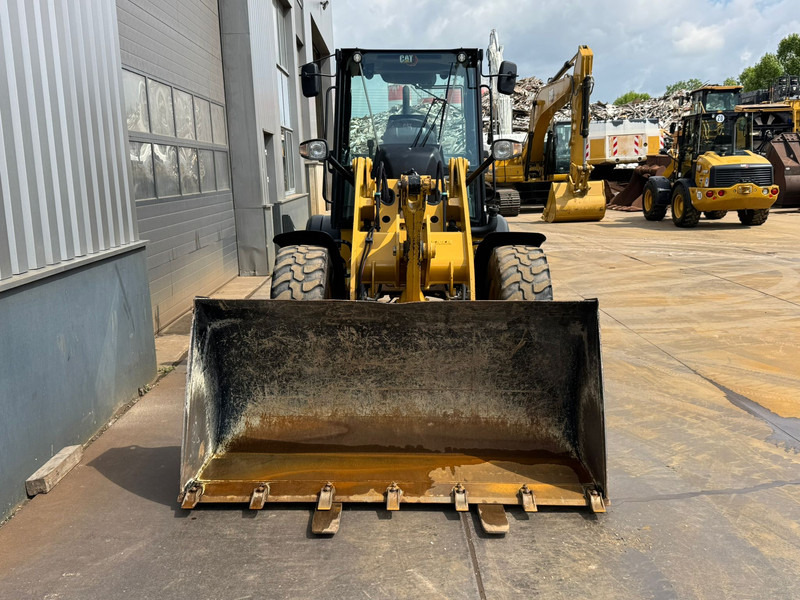 Wheel loader Caterpillar 908M