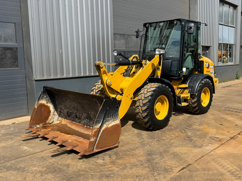 Wheel loader Caterpillar 908M