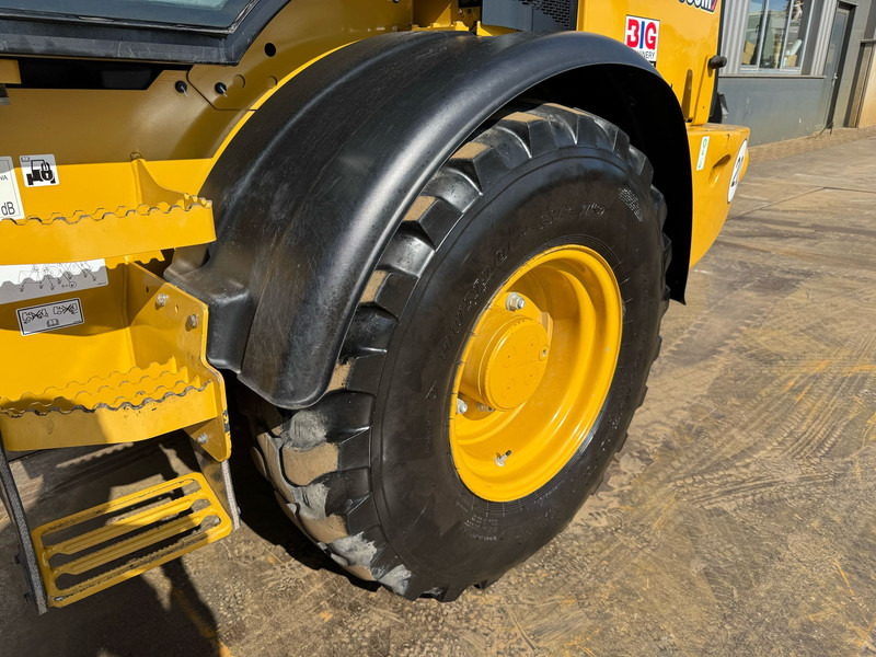 Wheel loader Caterpillar 908M