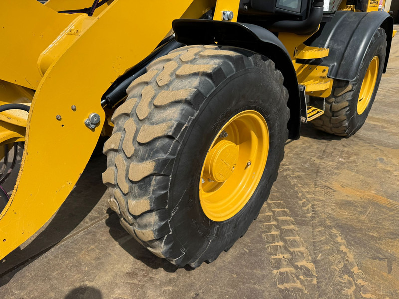 Wheel loader Caterpillar 908M