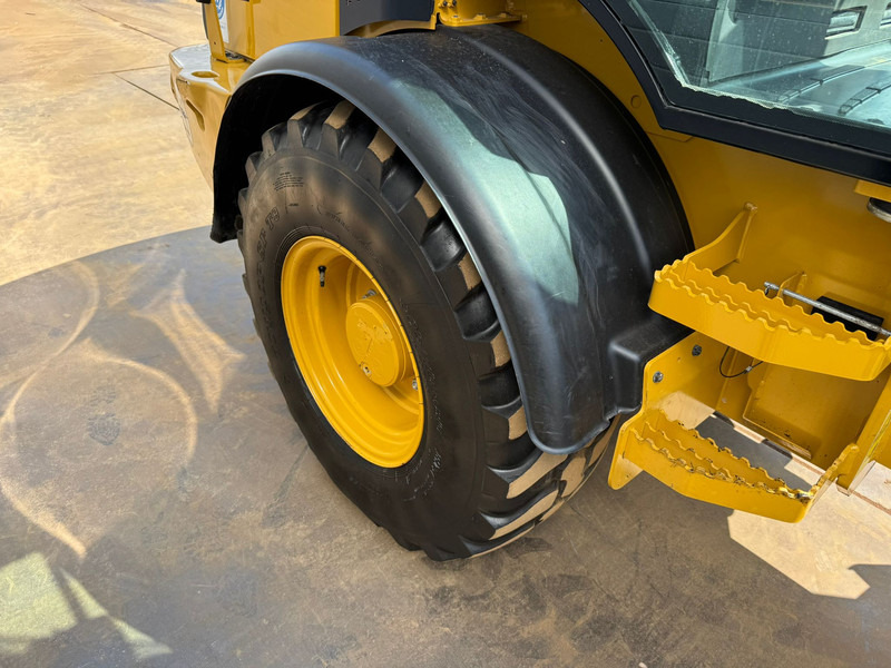 Wheel loader Caterpillar 908M