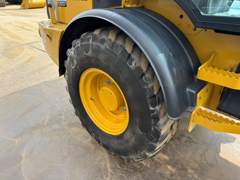 Wheel loader Caterpillar 908M