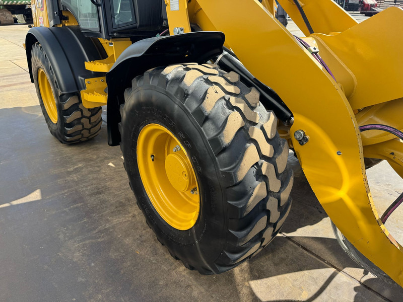Wheel loader Caterpillar 908M