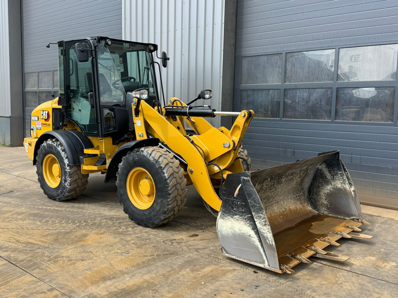 Wheel loader Caterpillar 908M