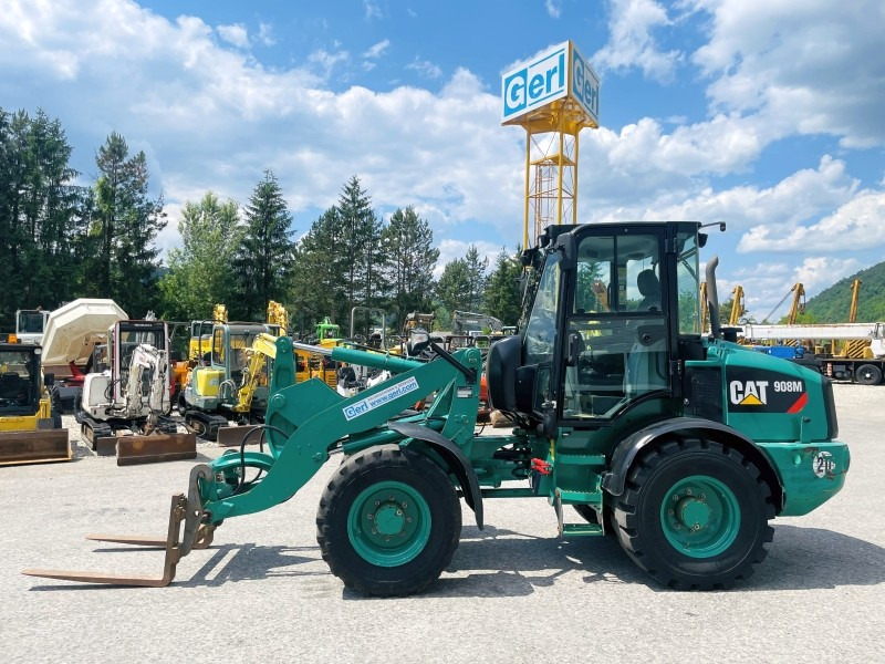 Wheel loader Caterpillar 908M (3637)