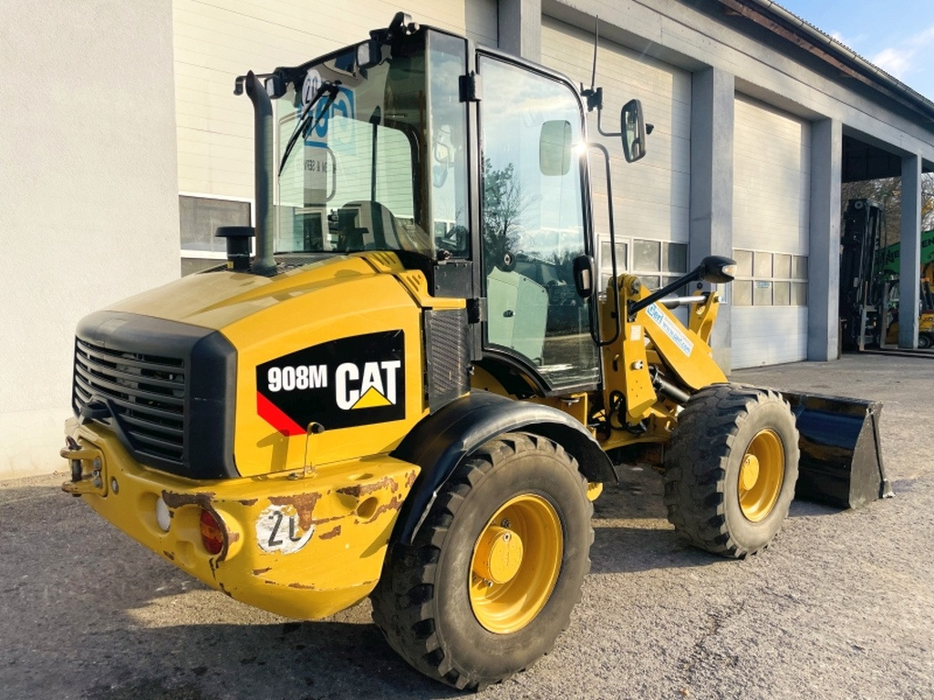 Wheel loader Caterpillar 908M (3893)