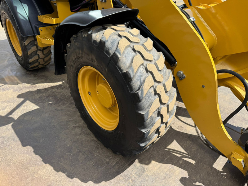 Wheel loader Caterpillar 908M CE + EPA
