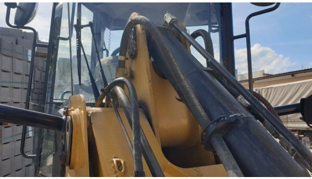 Wheel loader Caterpillar 908 (7t