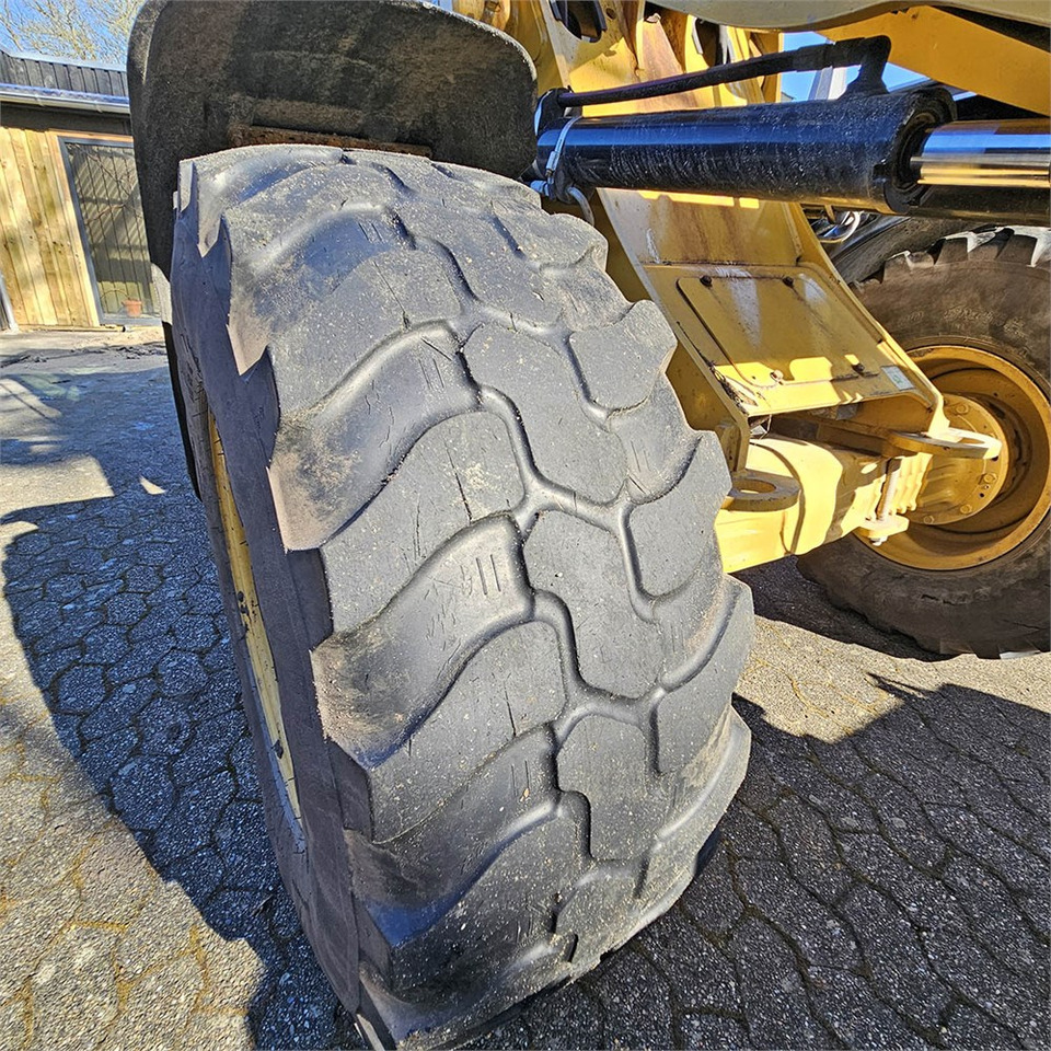 Wheel loader Caterpillar 908 H2
