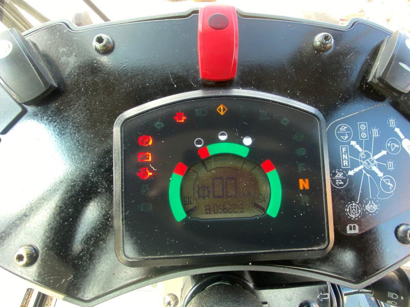 Wheel loader Caterpillar 908 H2 NVT