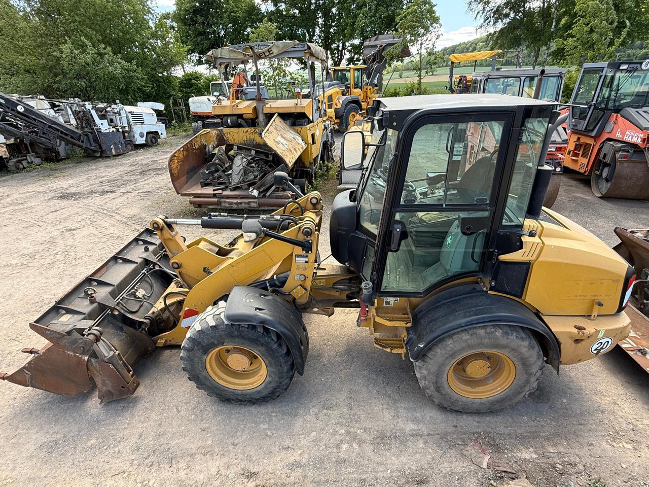 Wheel loader Caterpillar 908 H 2 mal verfügbar