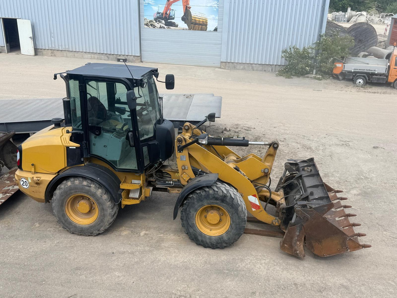 Wheel loader Caterpillar 908 H 2 mal verfügbar