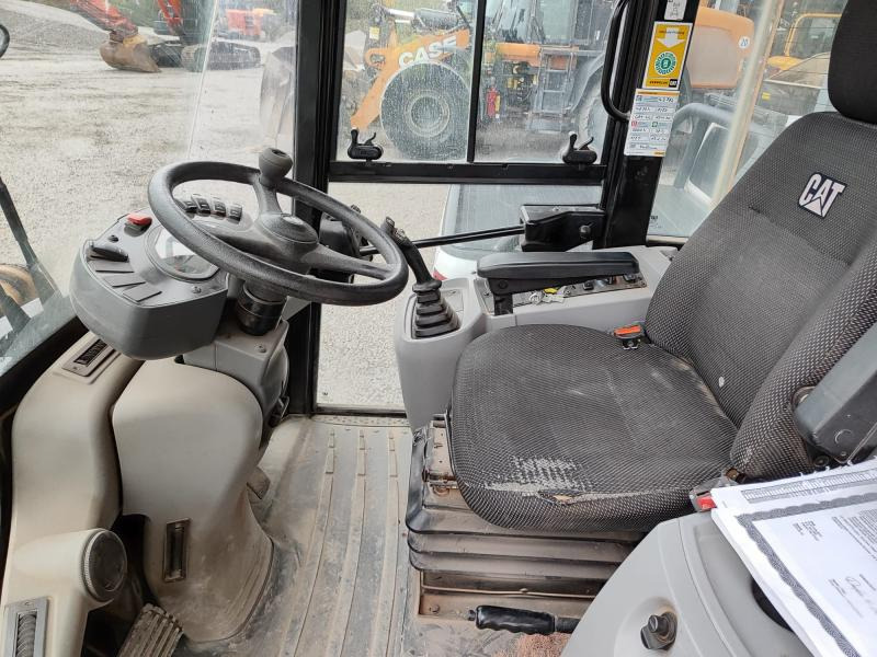 Wheel loader Caterpillar 908 M