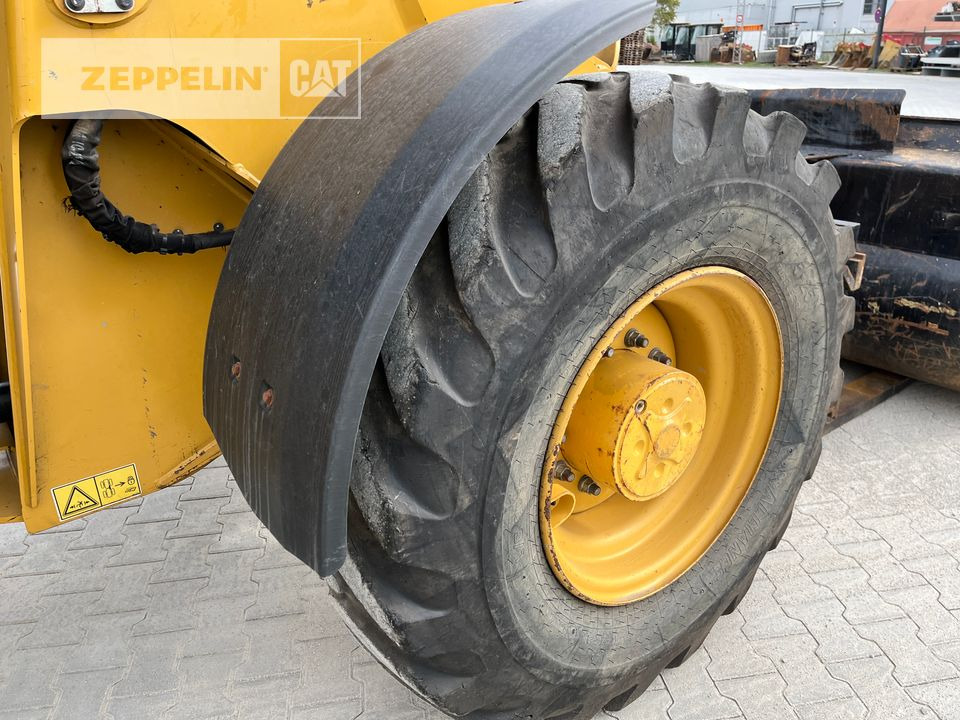 Wheel loader Caterpillar 918M