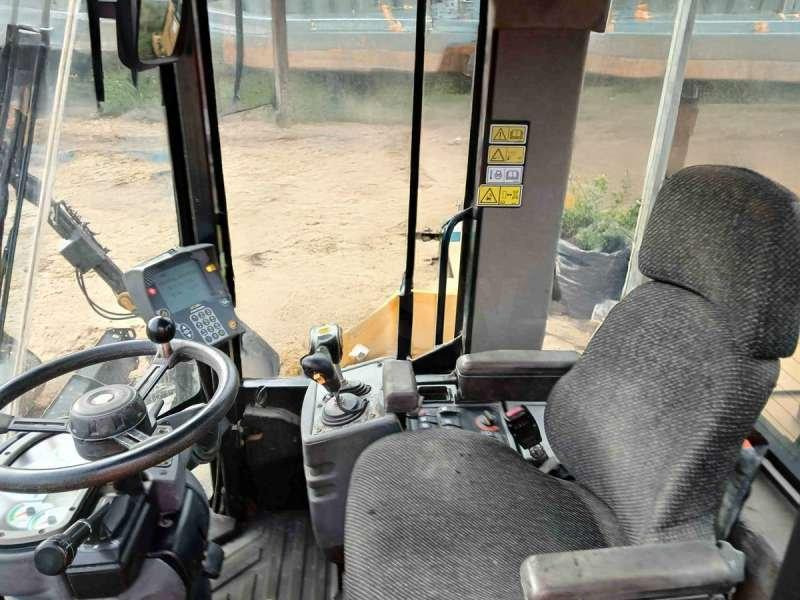 Wheel loader Caterpillar 930H