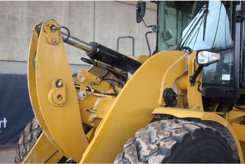 Wheel loader Caterpillar 930M