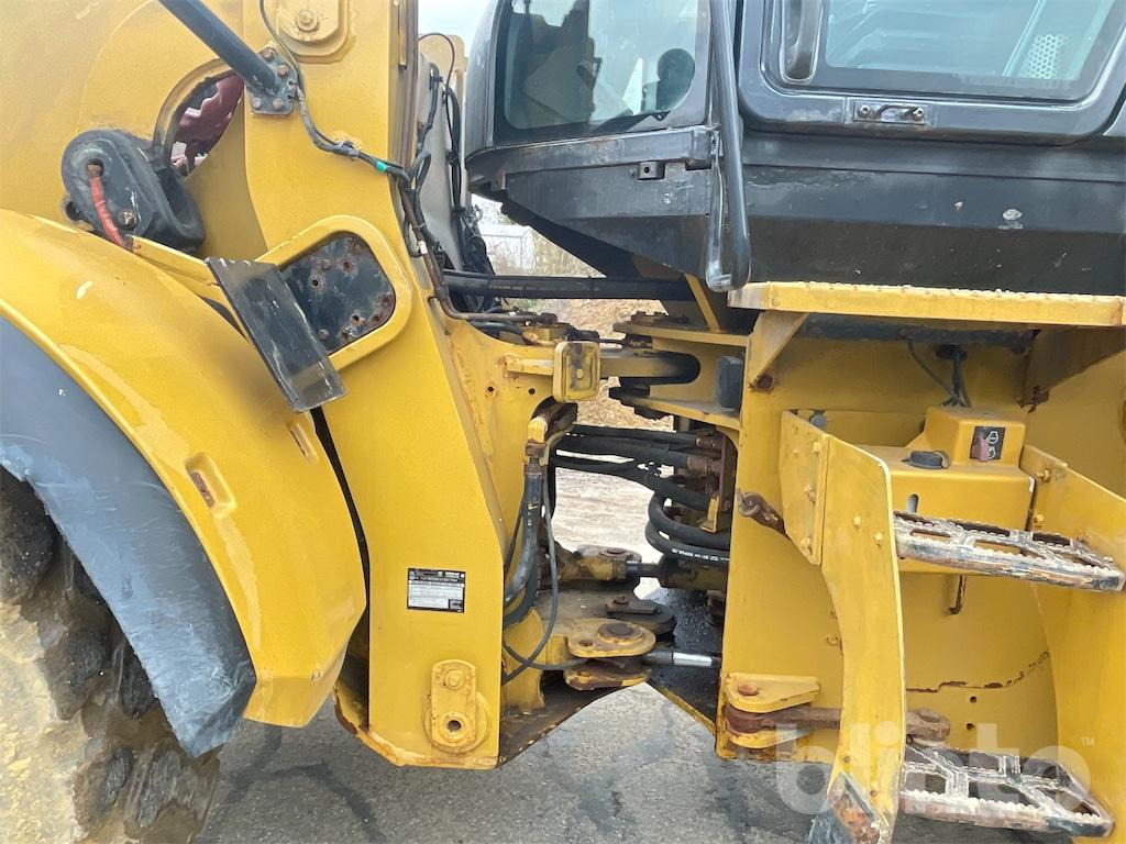 Wheel loader Caterpillar 930 M (2016)