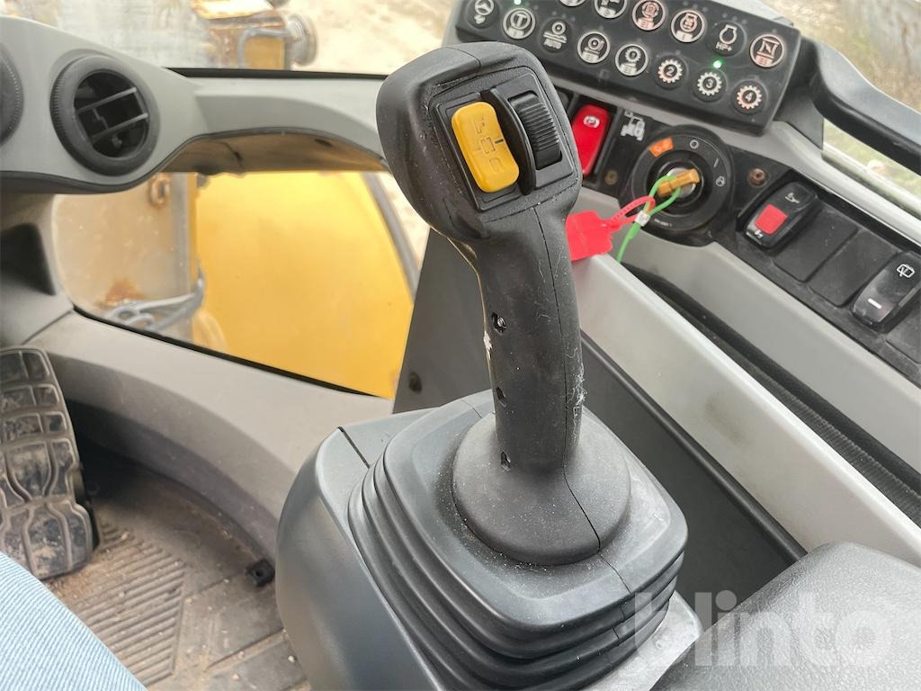 Wheel loader Caterpillar 930 M (2016)