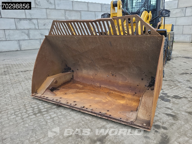 Wheel loader Caterpillar 930 M High Tip Bucket