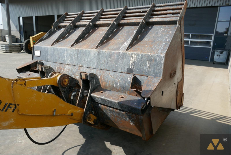 Wheel loader Caterpillar 938M