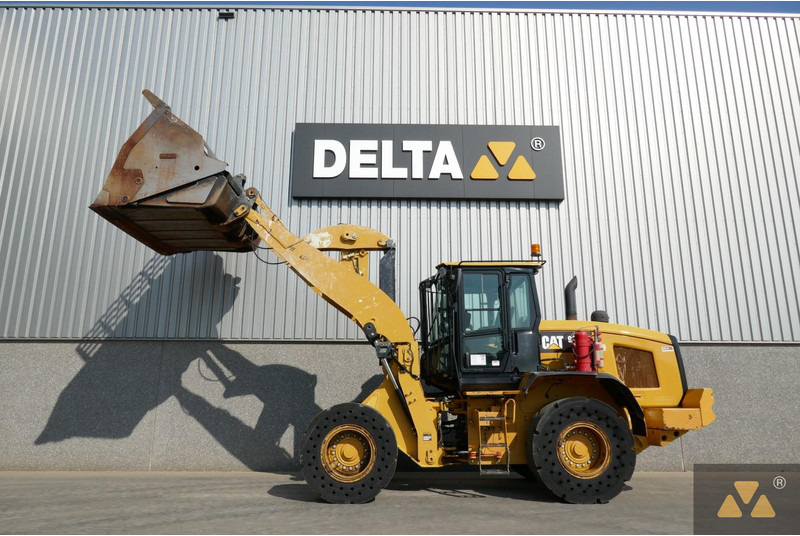 Wheel loader Caterpillar 938M