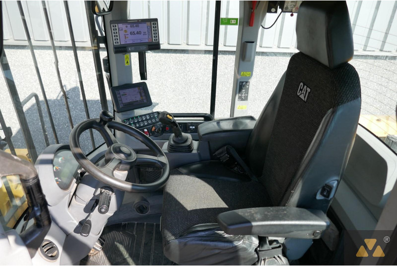 Wheel loader Caterpillar 938M